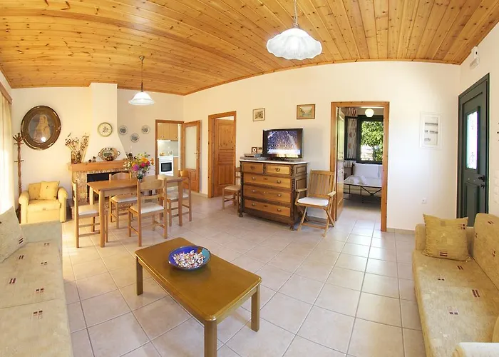 Avvisania Hébergement de vacances Agia Efimia